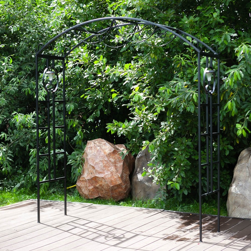 Садовая арка из металла